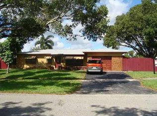 1820 NW 85th Way, Pembroke Pines, FL 33024