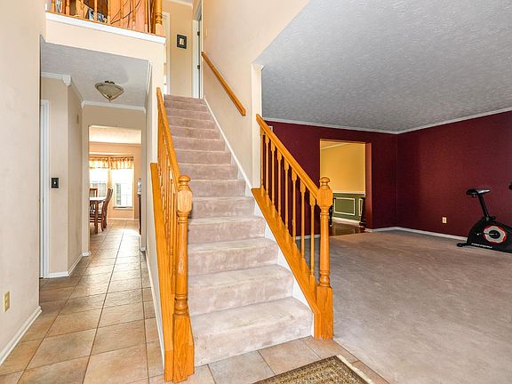 3rd image of 9568 Carroll Ct