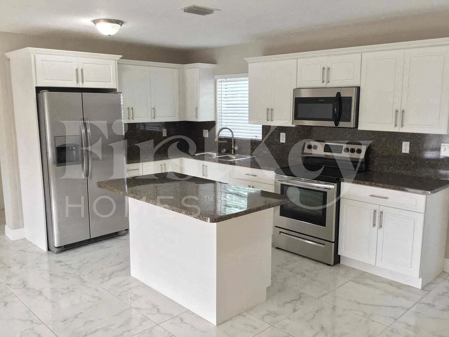 4 bed, 2.0 bath, 1583 sqft, $3,965 — Photo 3
