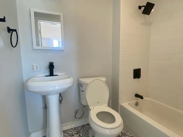 81 W Main St — Photo 12