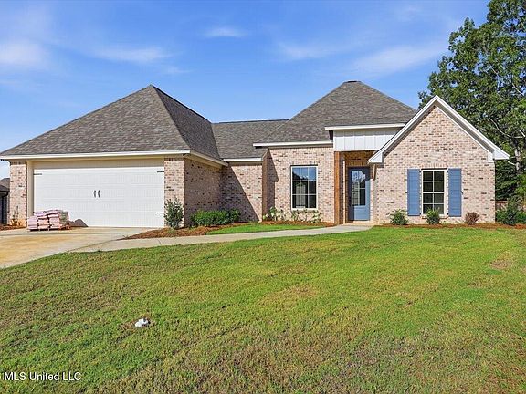 2nd image of 311 Jasmine Cove Ln