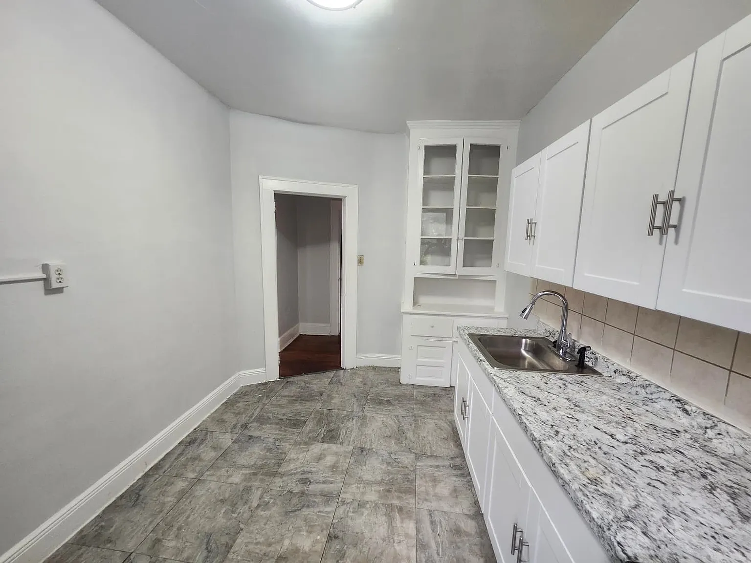 285 Beech St — Photo 2