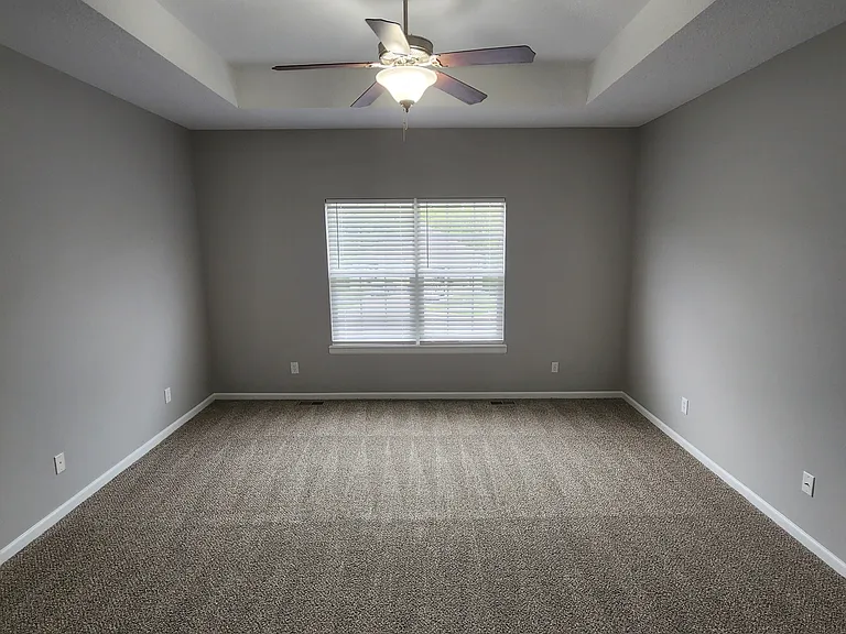 8320 N Nodaway Ave #8320 — Photo 2