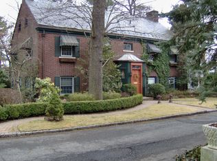 10 Overlook Dr, Staten Island, NY 10304