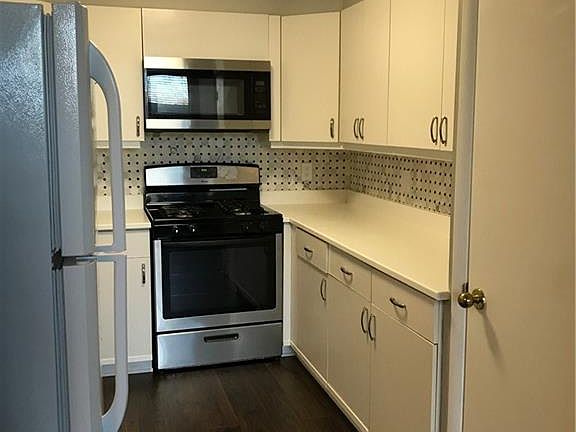 5th image of 100 Chatterton Ave APT 5