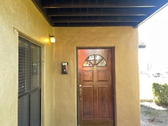 2nd image of 3817 Maplewood Ave #A