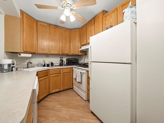 3rd image of 1460 N Sandburg Ter APT 705