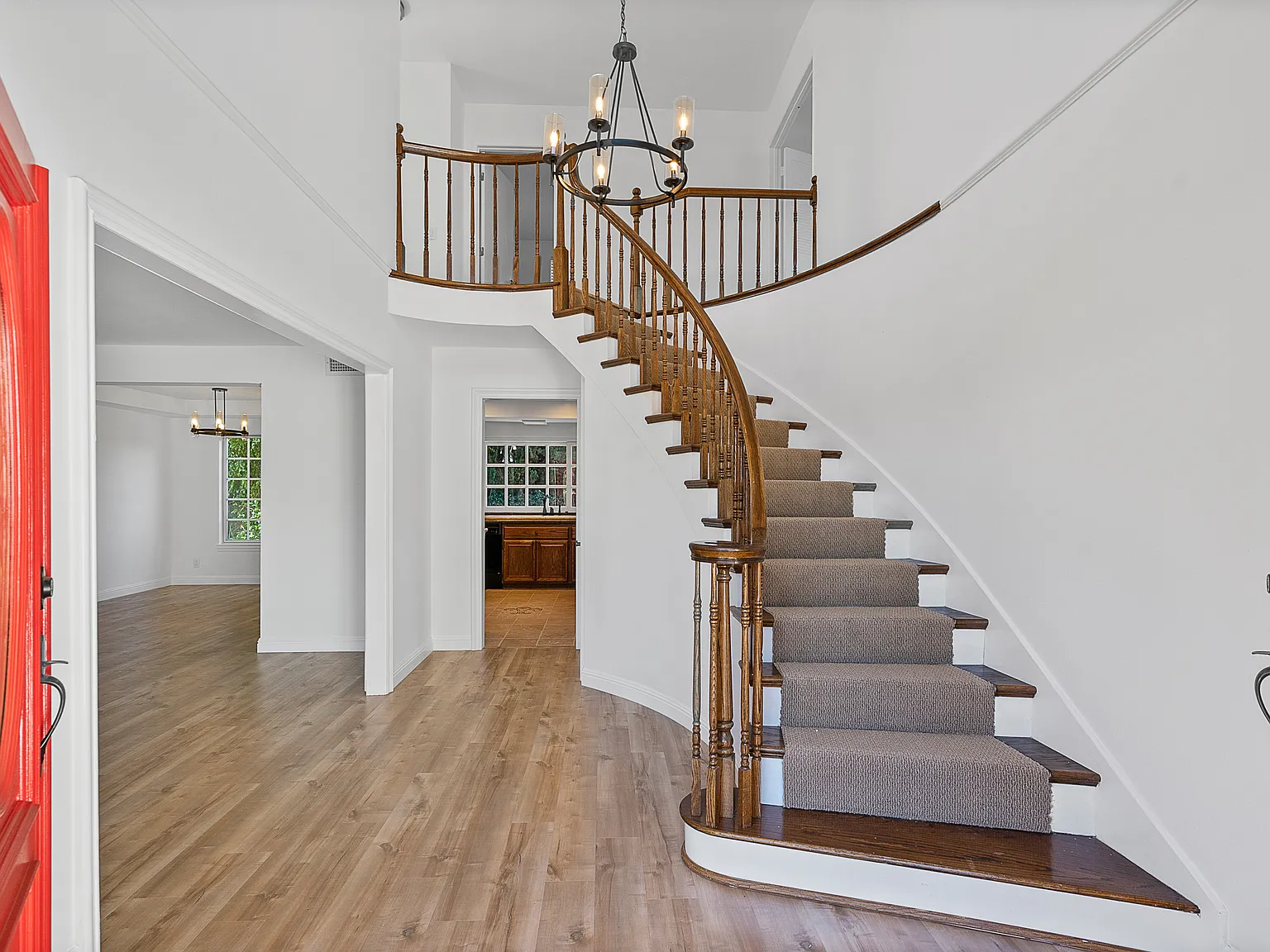 5 bed, 2621 sqft, $5,950 — Photo 3