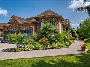 137 Thoroughbred Blvd, Hamilton, ON L9K1N2