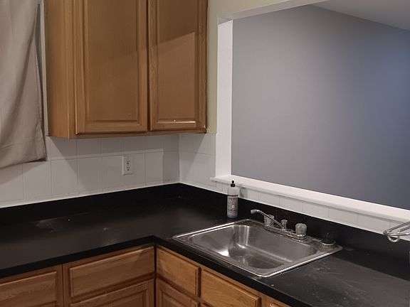 4th image of 6915 Hillmeyer Ave Floor 1