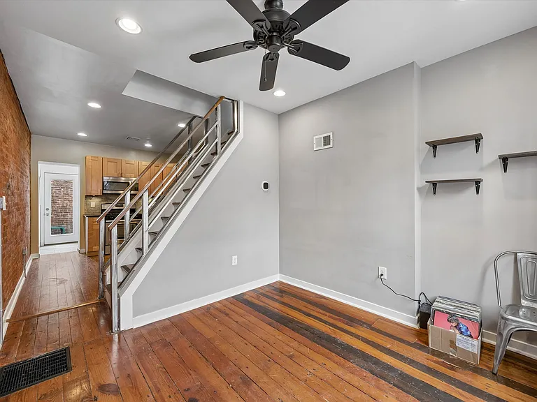 2663 Martha St — Photo 3
