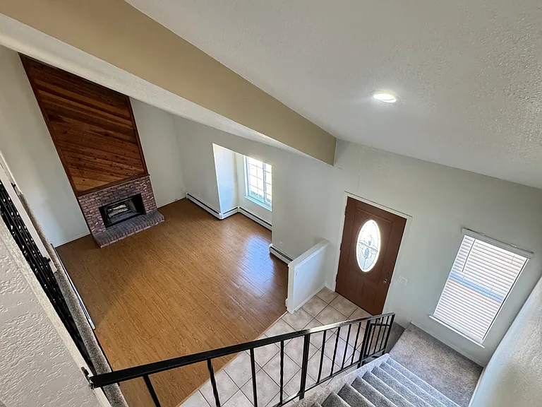 419 1/2 Pleasant Hollow Ct — Photo 3