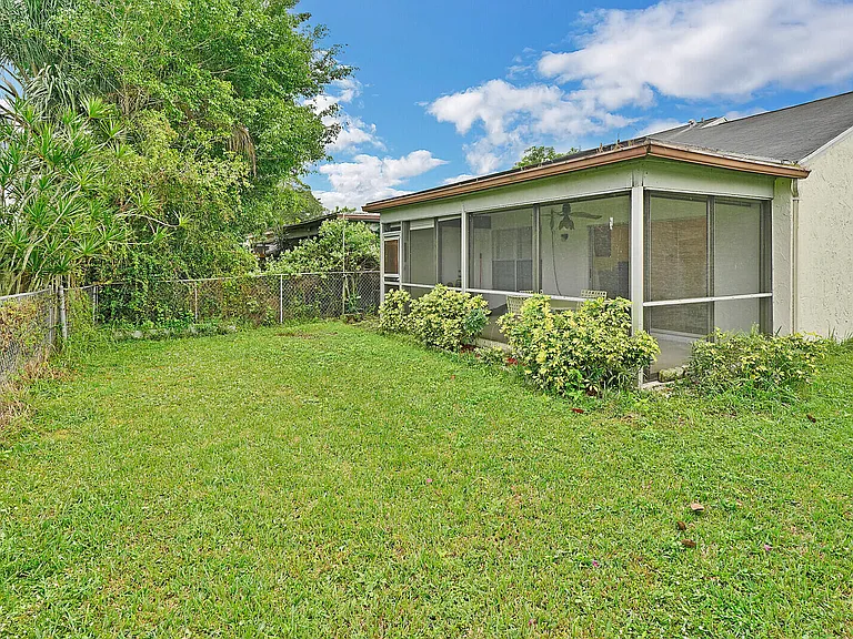 113 Pinewood Ct — Photo 25