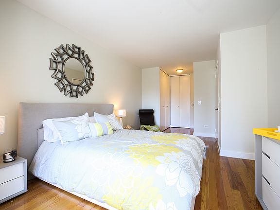 4th image of 235 W 48th St APT 38C