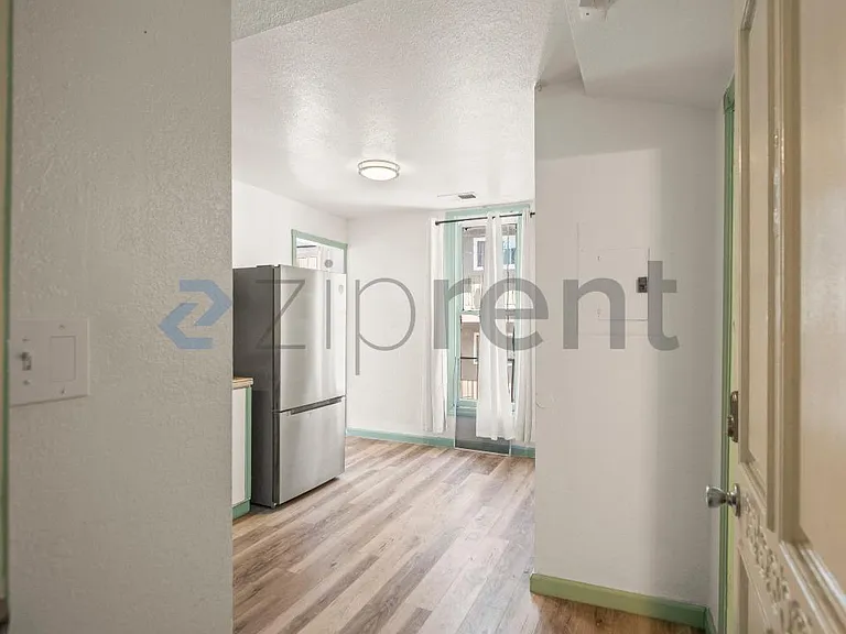 160 E Reed St #3 — Photo 3