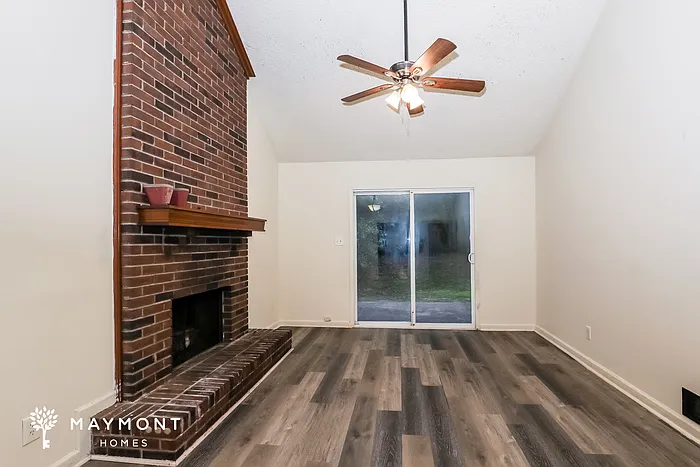 7074 Williamsburg Dr — Photo 3