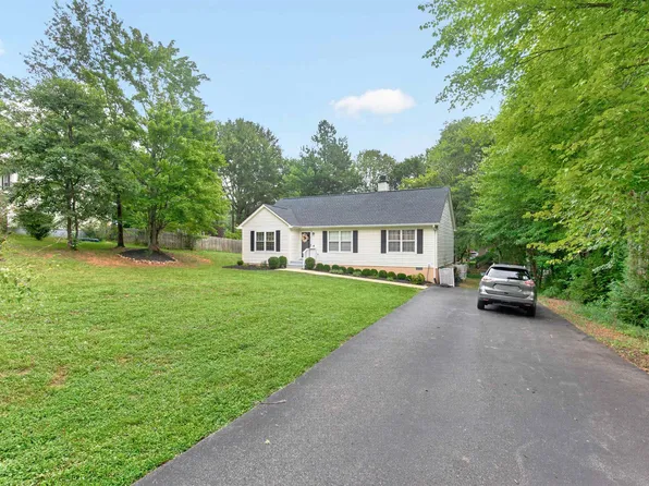 24 Lafayette Dr, Palmyra, VA 22963