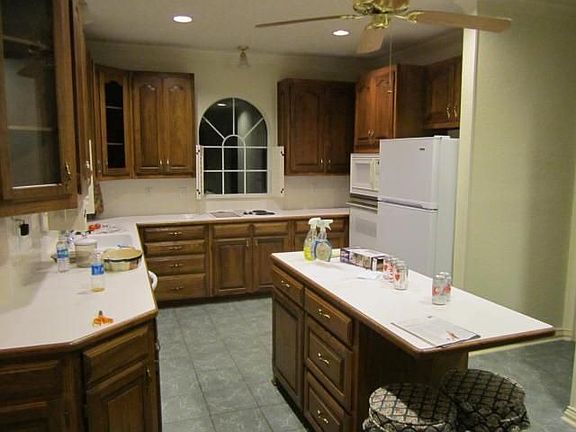 5th image of 809 Tall Pine Ct