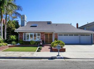 17552 Rainglen Ln, Huntington Beach, CA 92649