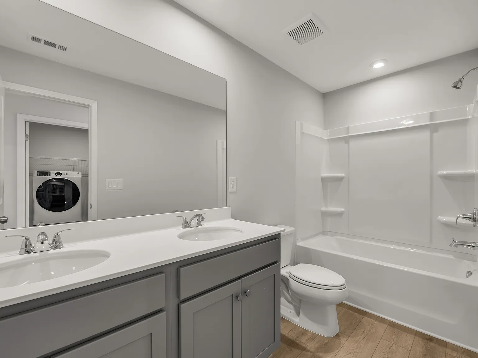 4 bed, 2729 sqft, $3,000 — Photo 4