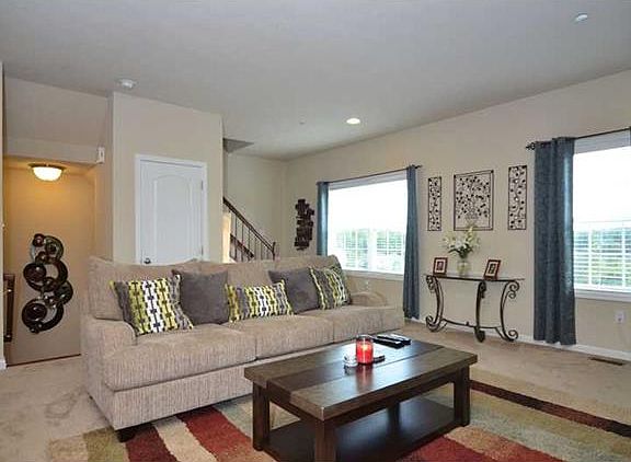 4th image of 624 Freedom Dr