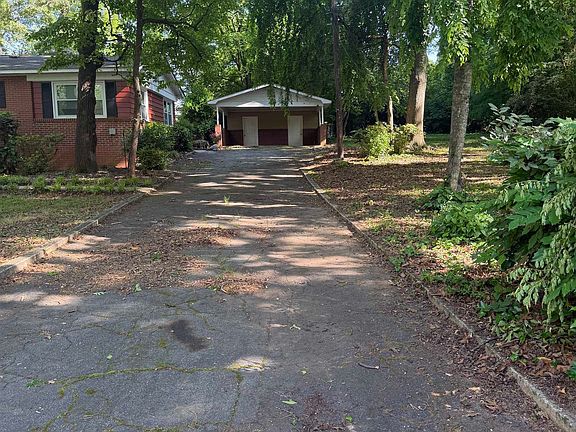 3rd image of 2221 Avondale Dr