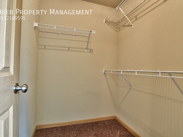 824 Woodson Ct — Photo 18