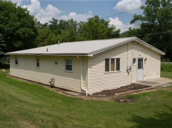 402 Whitney Valley Hts, Almond, NY 14804