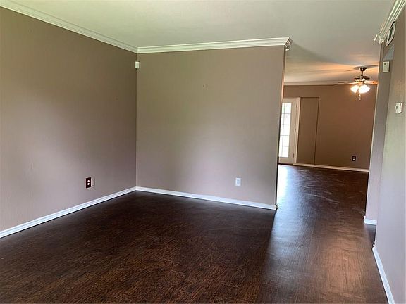 2nd image of 1913 Armstrong Dr