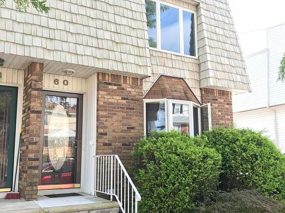 3rd image of 60 Thornycroft Ave