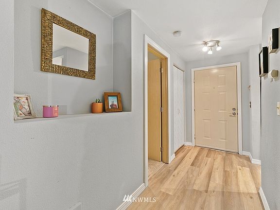 4th image of 6960 California Ave SW APT A109