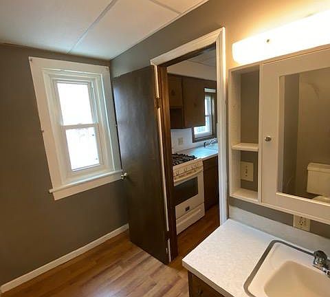 4th image of 139 E Main Ave #1/2