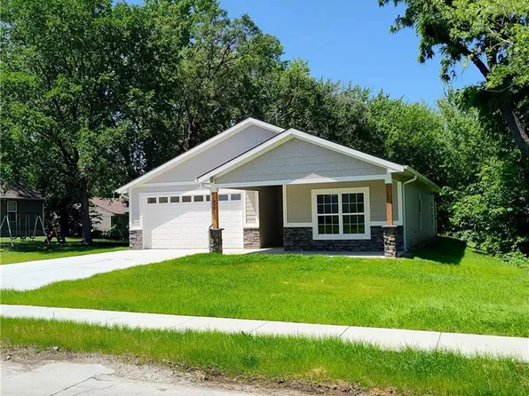 802 E North Main St, Richmond, MO 64085