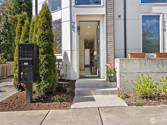 4th image of 721 24th Avenue S