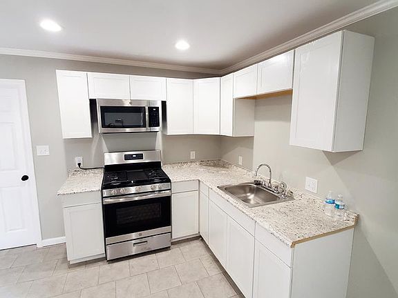 4th image of 1219 E Hamby Ave