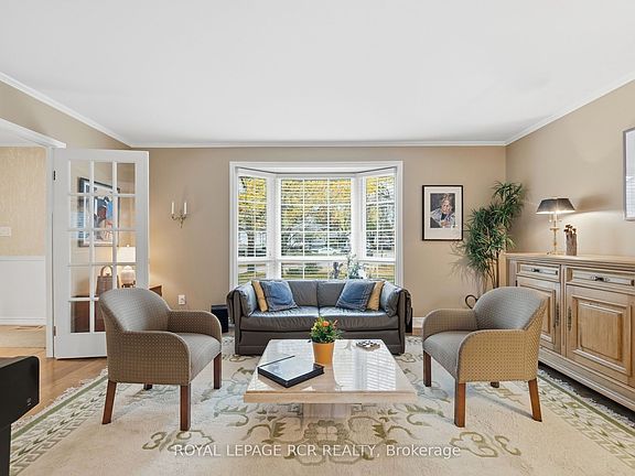 5th image of 62 Wright Cres