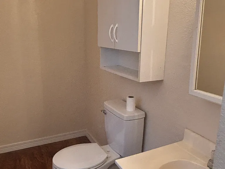 7604 Madison Dr — Photo 18