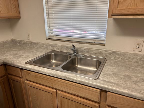 4th image of 3035 Maine Ave