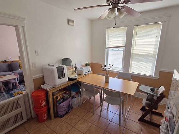 4th image of 40 Lawrence St #1