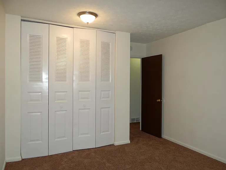 Standard 2br - secondary bedroom