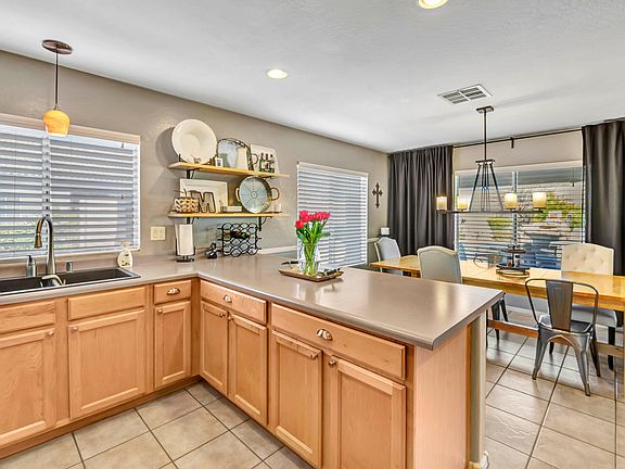 5th image of 1338 E Escuda Dr