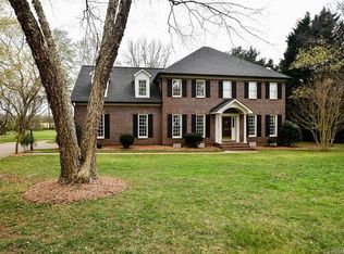 2400 Greenbrook Pkwy, Matthews, NC 28104