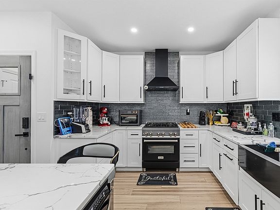 4th image of 658 3rd St