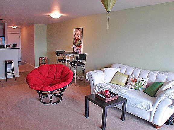 3rd image of 500 Elliott Ave W APT 203