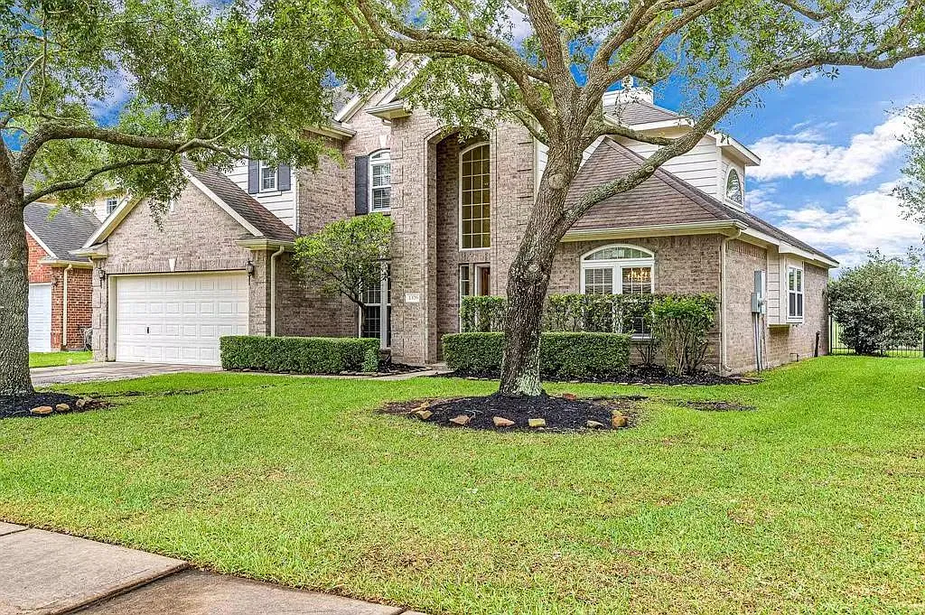 4 bed, 2.5 bath, 2866 sqft, $2,480 — Photo 1