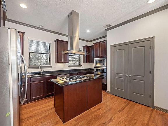 2nd image of 10626 Clearview Villa Pl