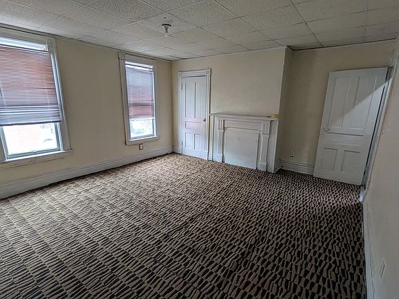 2nd image of 2721 Wood St #B