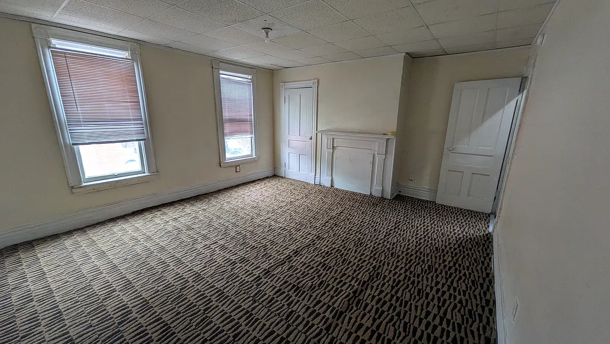 Building Photo - 2721 Wood St #B