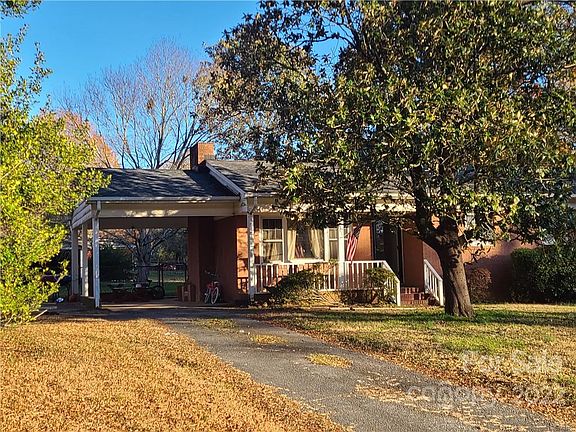 2nd image of 4811 Dogwood Pl