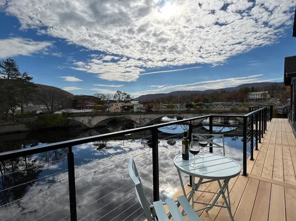 50 State St #A, Shelburne Falls, MA 01370